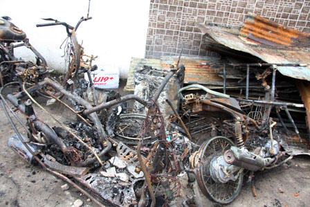 Nam thanh niên cố sát gia đình người yêu rồi phóng hỏa đốt nhà